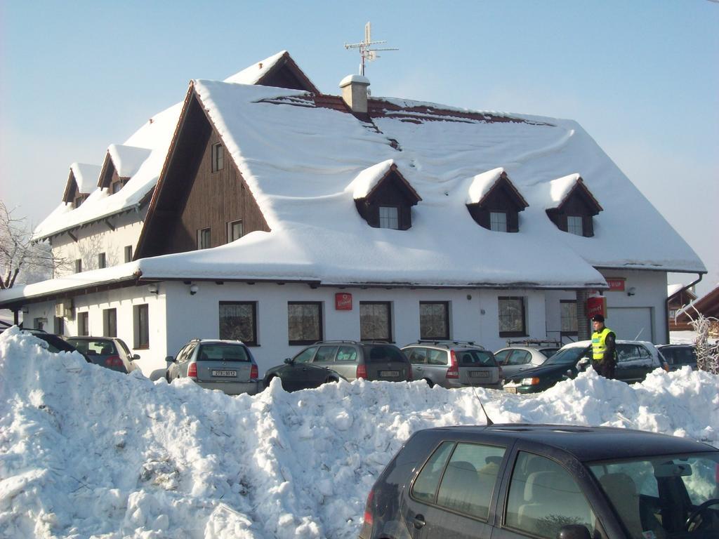 Hotel U Lip Trojanovice Frenštát pod Radhoštěm Exteriör bild